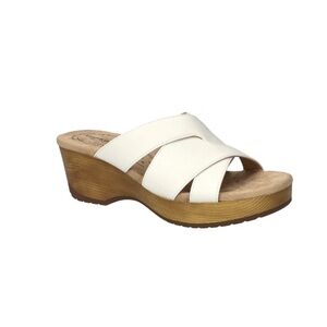 Easy Street Women's Cream Wedge Sandals